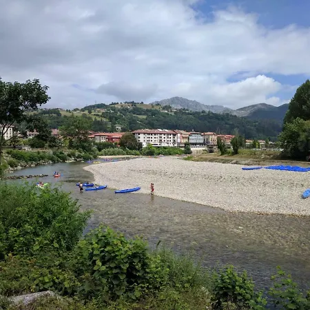 La Quintana De Dona Leonor Holiday home Arriondas