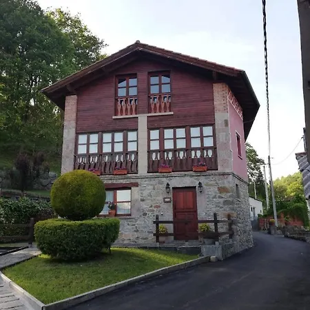 La Quintana De Dona Leonor Holiday home Arriondas